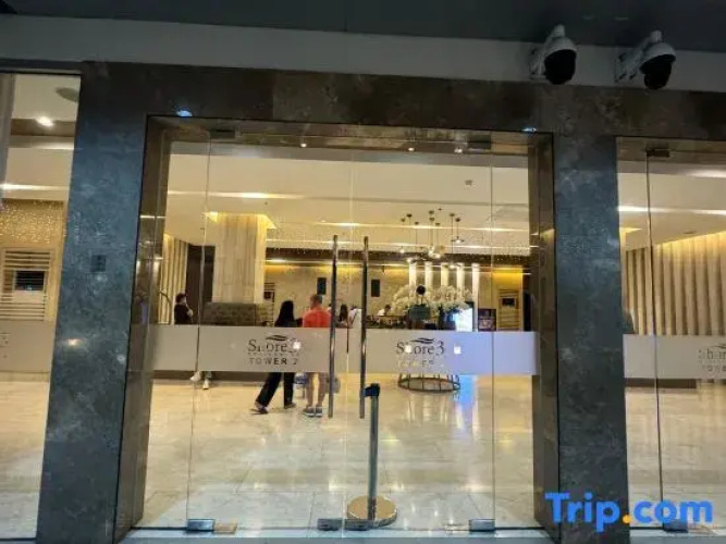 Staycation at MOA Shore Residences