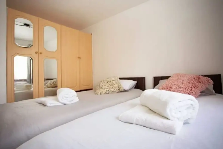 3 Bedrooms Cottage