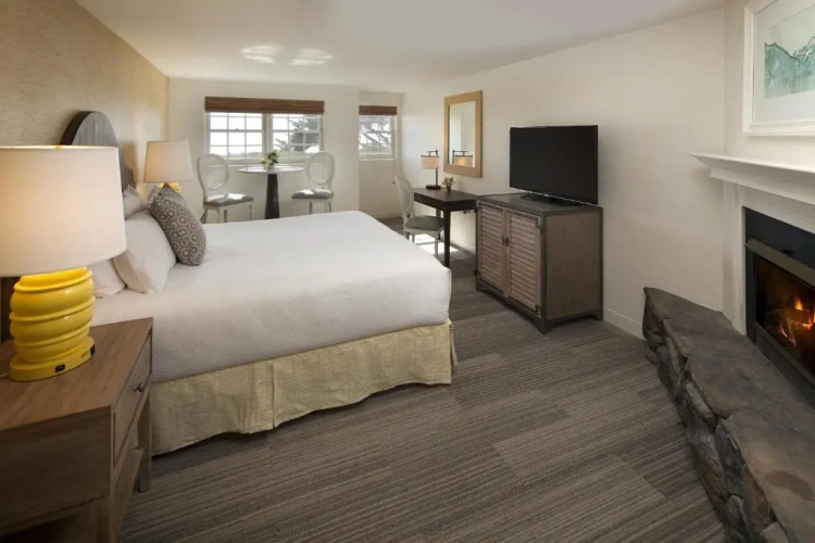 Standard Double room with partial ocean view