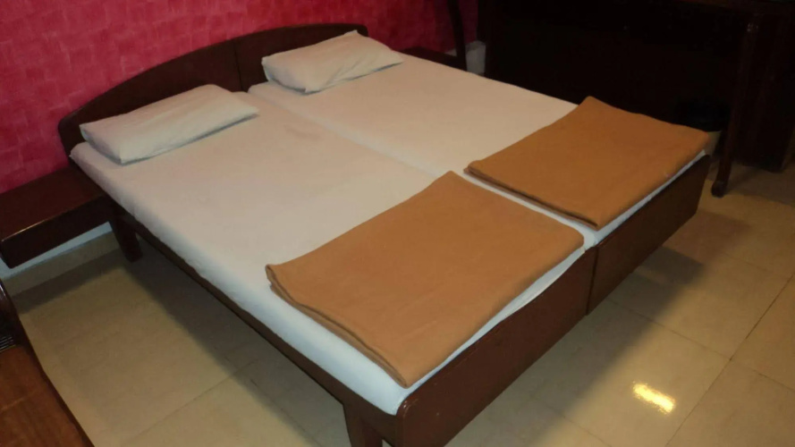 Benazeer Hotel