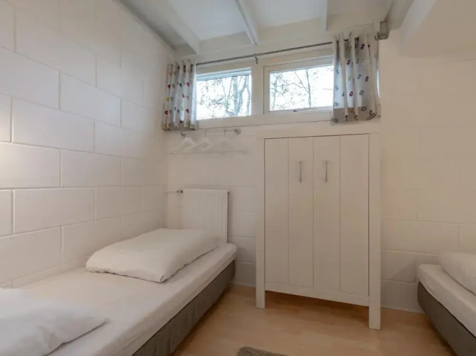 3 Bedrooms Classic Cottage