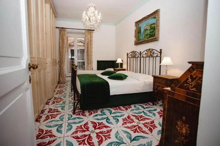 Delfini Trevi House