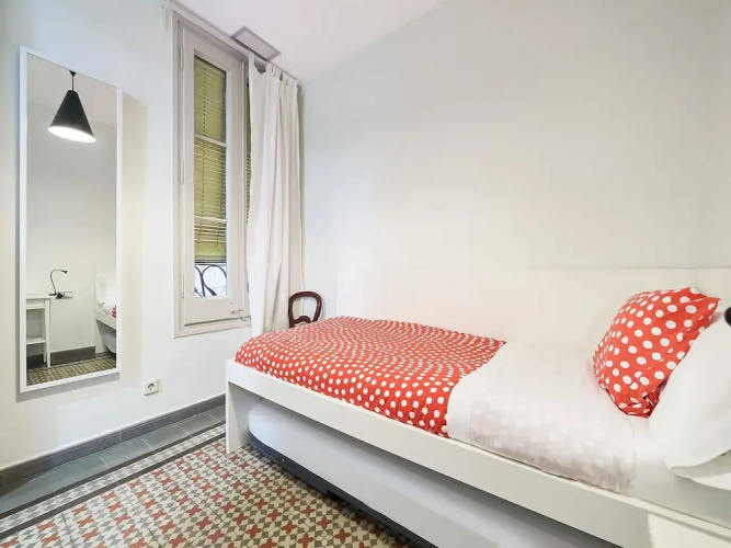 Modern Villa in Eixample With Sea Near