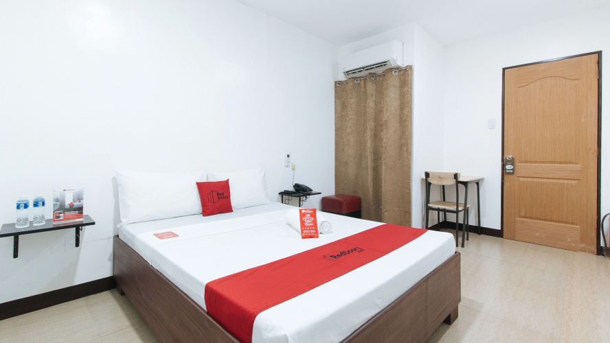 RedDoorz @ San Antonio Makati