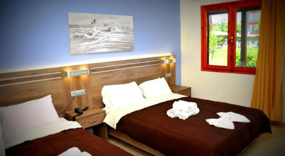 Denis Hotel and Bungalows