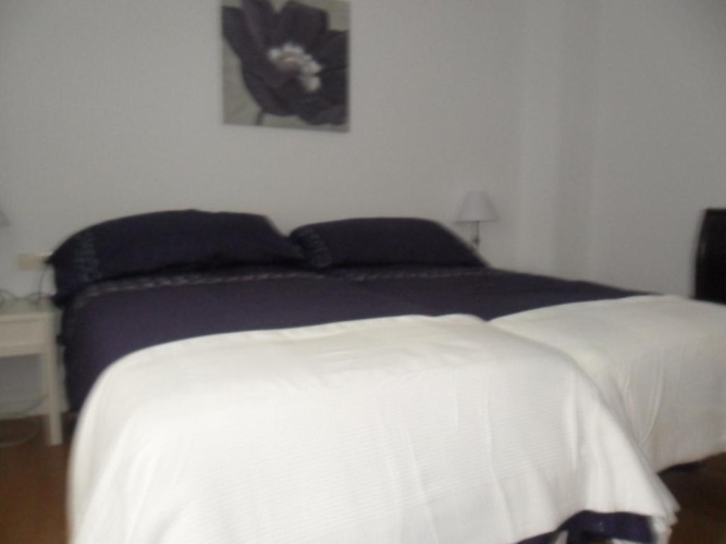 5 Bedrooms Villa