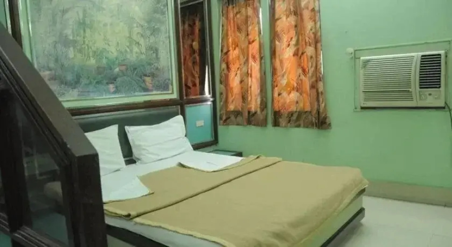 Hotel Blue Moon