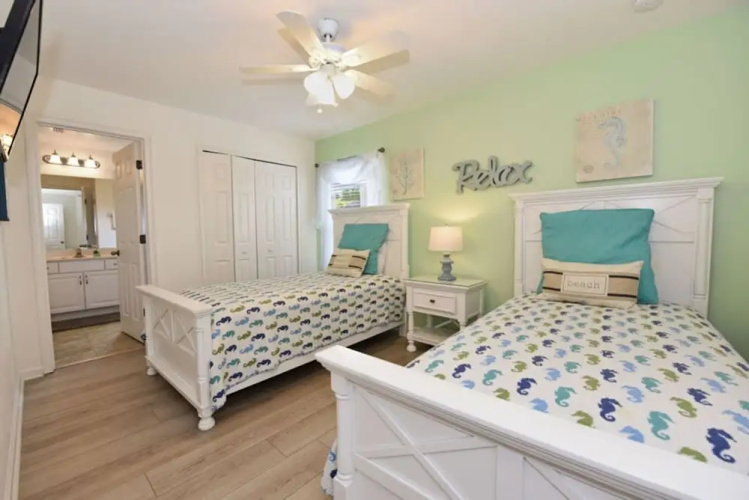 Watersong Resort Six-bedroom