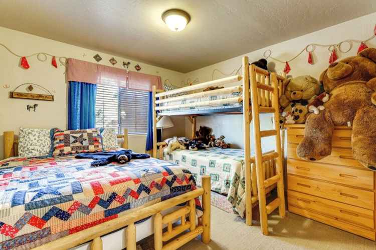 Hike, Fish & Enjoy Pond On-site: Bison Ranch Cabin
