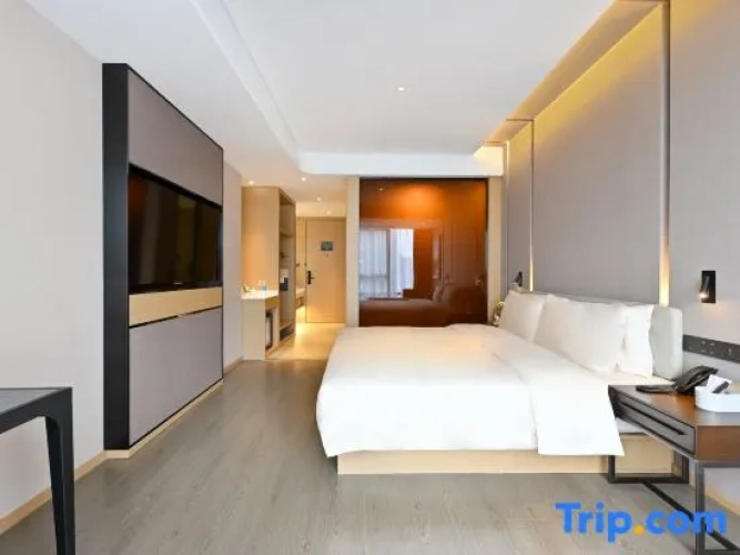 Standard Double room with city view