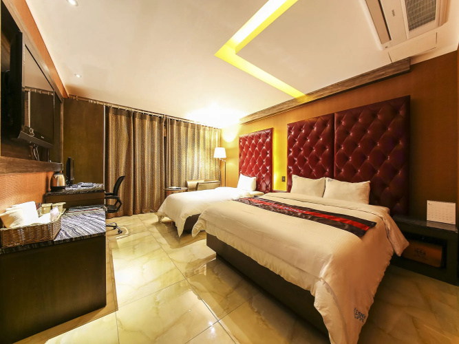 Zenith Hotel