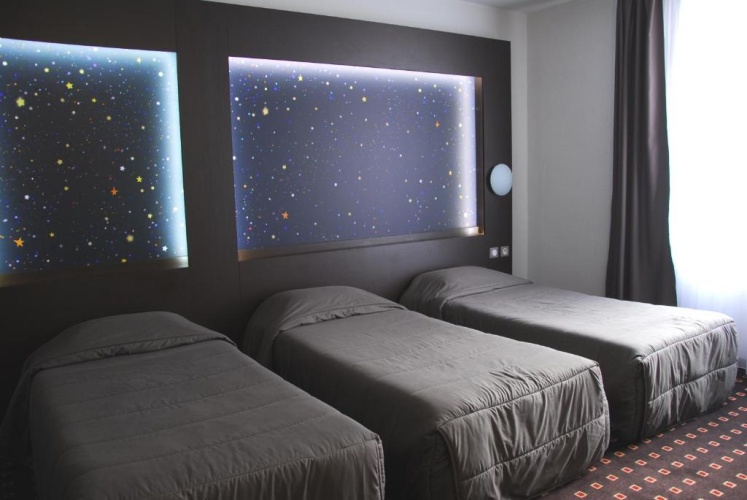 Standard Triple room
