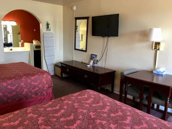 Western Plaza Inn