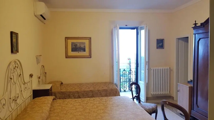 Standard Double room with view