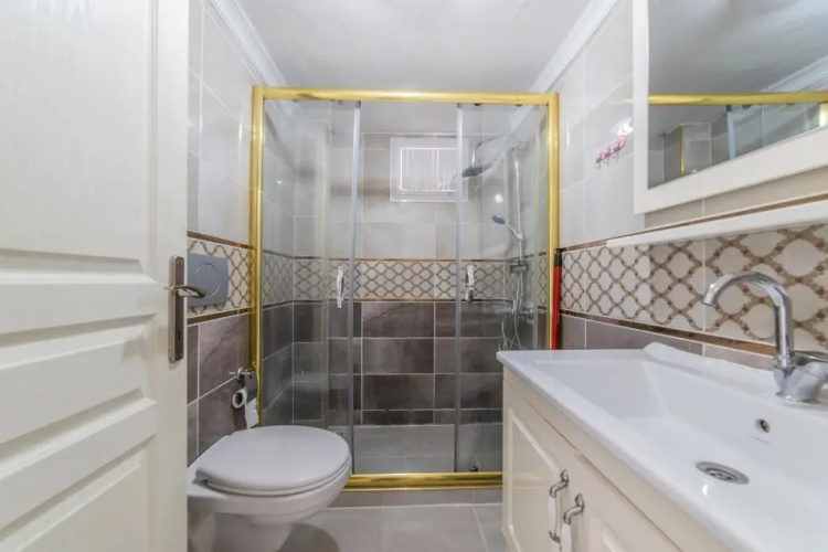Altiparmak central 2 bdrm apartment