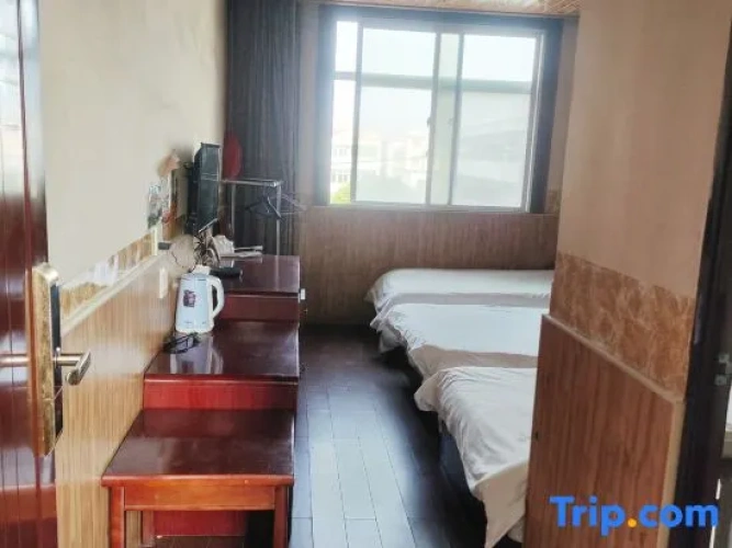 Economy Triple room