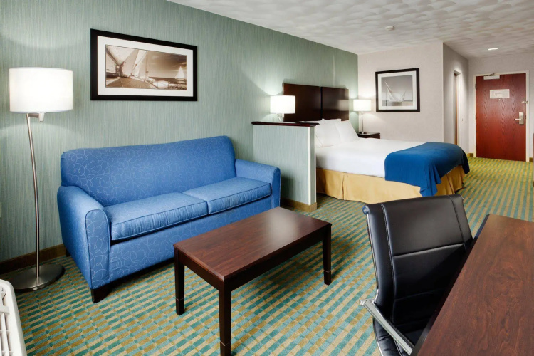 Holiday Inn Express & Suites Smithfield - Providence by IHG