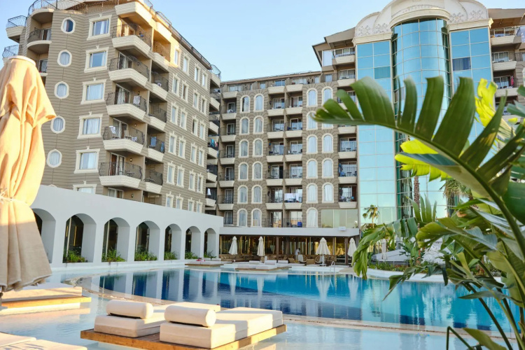 Laur Hotels - Altınkum