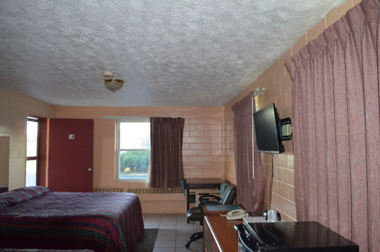 Admiral Motel