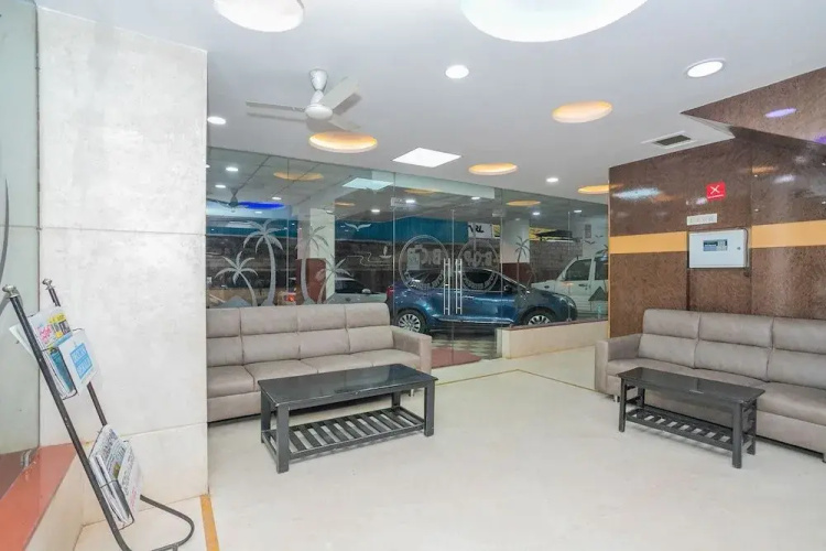 OYO 3974 Hotel Bcp Royal Residency