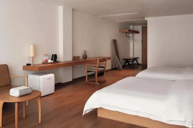 Comfort Twin room with courtyard view