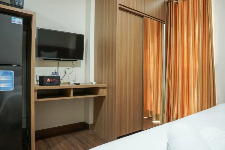 Minimalist And Comfy Puri Orchard Studio Apartment