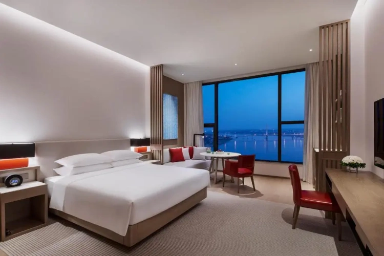 Double Club Access room River View