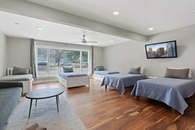 4 Bedrooms Cottage
