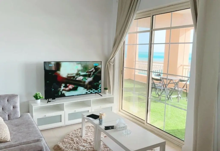 3 Bedrooms Apartment