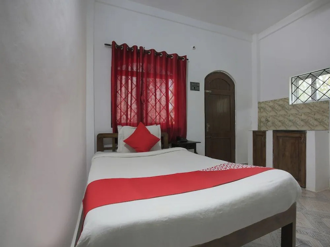 OYO 7476 Braganza Guest House