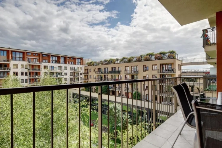 2 Bedrooms Apartment