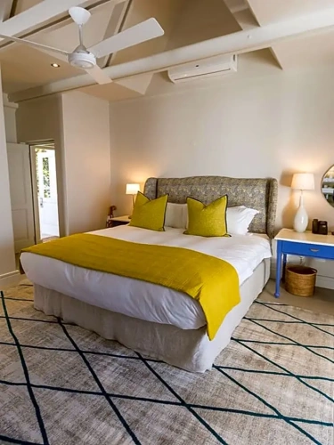 Standard room with pool view
