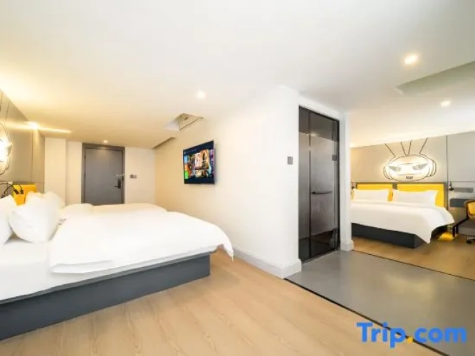 Deluxe Quadruple Family Suite