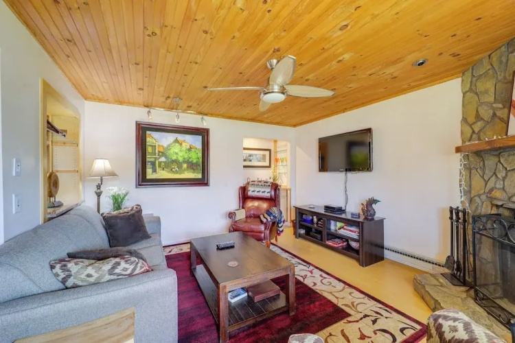 Hike, Bike & Fish: Condo w/ Deck in Beech Mountain