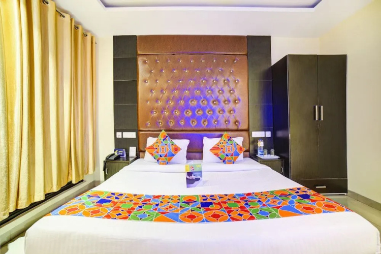 FabHotel Diamond