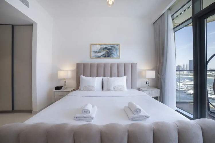 2BR Emaar Beachfront Full Sea Skyline Views