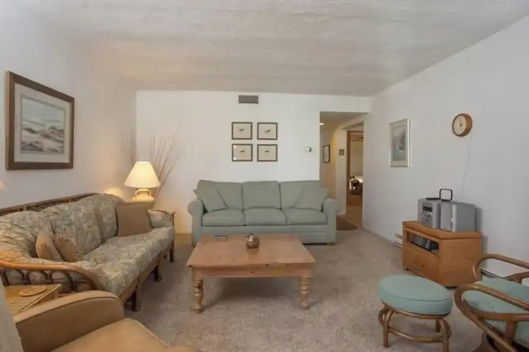 Mariners Court 104