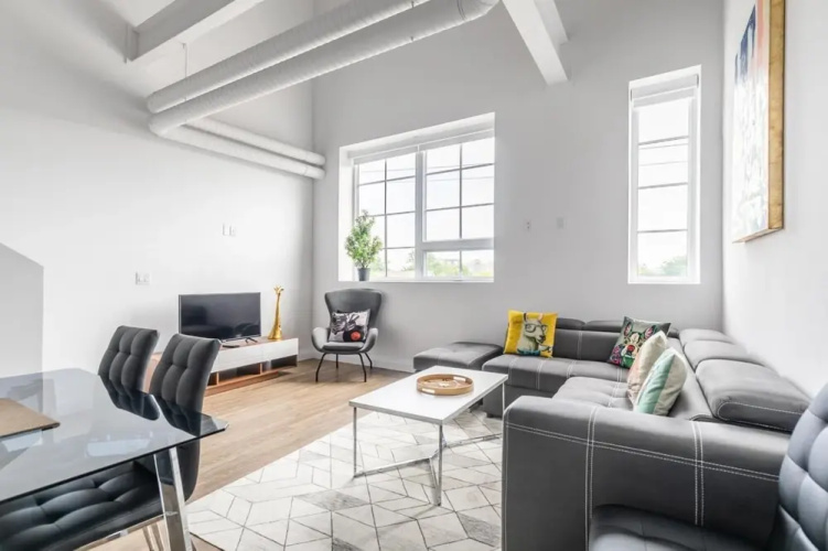2storey 2bd Designed Loft Free Parking 2
