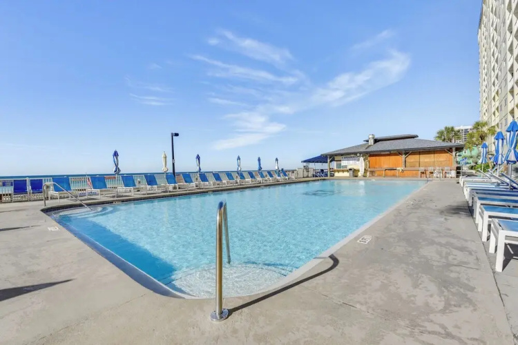 Regency Towers PCB Condo: Beach Access & 2 Pools