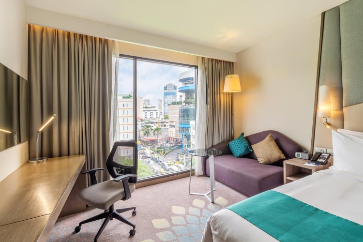 Standard Double room with street view