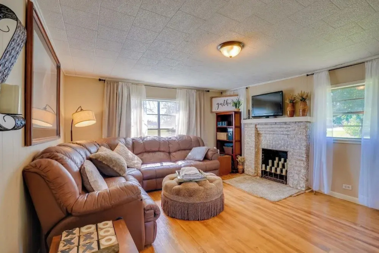 Rusk Retreat w/ Fire Pit, Grill & Countryside View