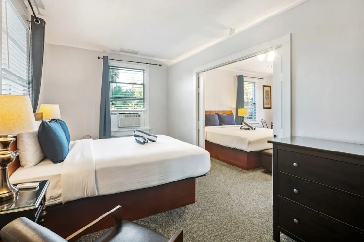 Deluxe Quadruple room