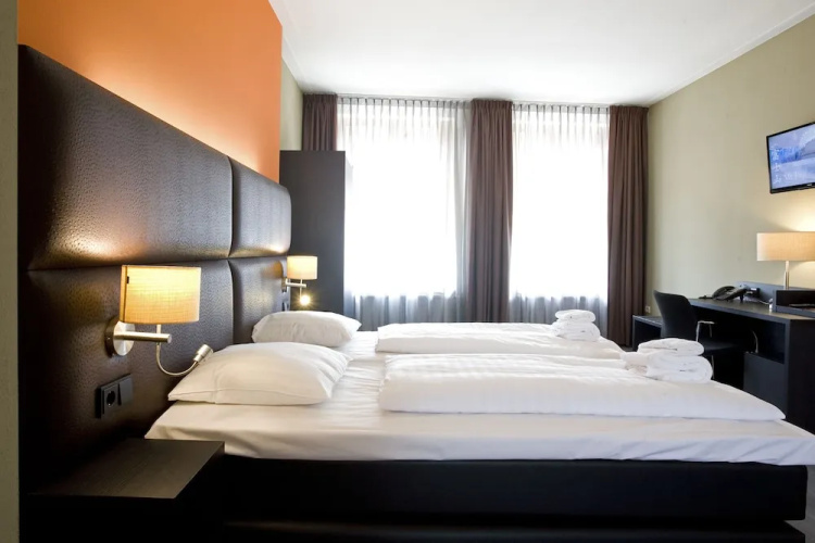 Hotel Roermond Next Door