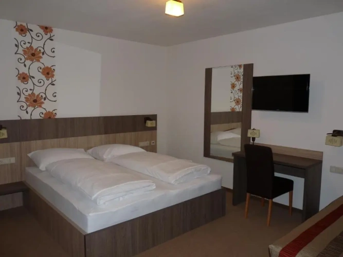Standard Triple room with balcony