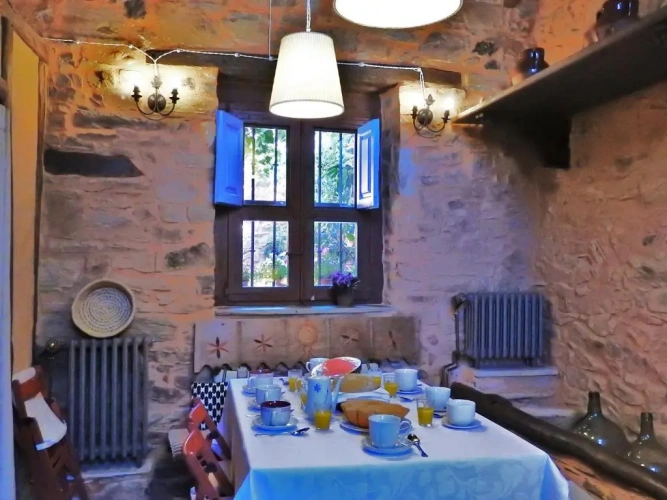 4 Bedrooms Cottage
