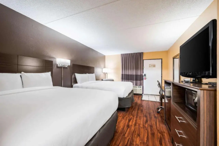 Riverchase Hotel