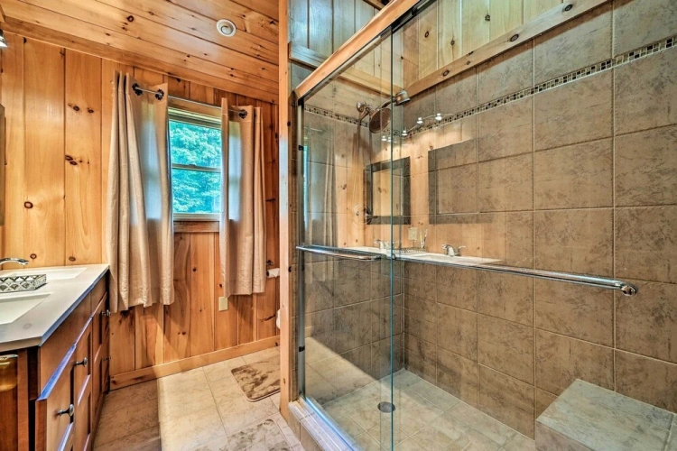 3 Bedrooms Cottage