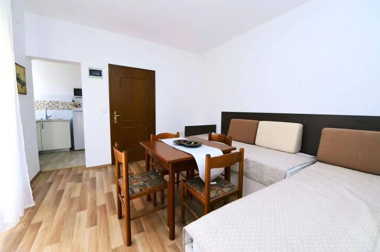 Apartments Zdjelar