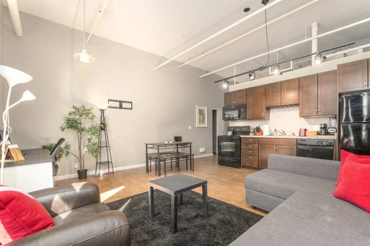 HUGE 2 Bedroom historic loft | Downtown Denver