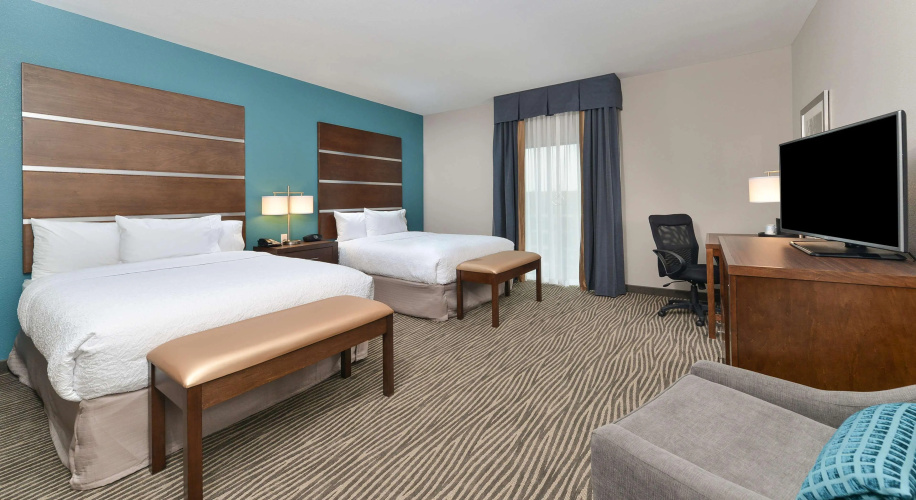 Hampton Inn & Suites Des Moines Downtown